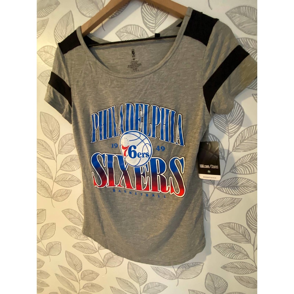 NBA Phila 76ers Women's Gray T-shirt, NWT, Size S